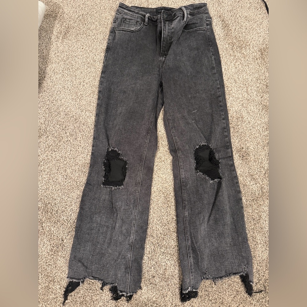Stylish Black Distressed Cropped Women Jeans